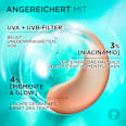 Fluid Glow Bright Reveal Getönt Hell LSF 50 L'ORÉAL PARiS REVITALIFT