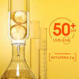 Fluid z witaminą C SPF 50, niewidoczny GARNIER