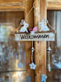 Holzschild "Willkommen" mit Hasen Dekorieren & Einrichten