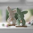 Samtaufsteller Hase mit Anhänger und Puschel mint keine Marke