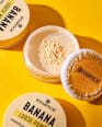 Puder v prahu Banana  essence