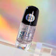 Nagellack Holo Bomb Effect 05 Holo Me Tight essence