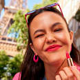 Lippenstift Emily In Paris by essence 01 Merci, Chérie! essence