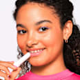 JUICY BOMB butter balzam za usne essence