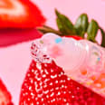 Lipgloss Juicy Bomb Party 05 Strawberry Sprinkles essence
