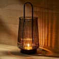 Windlicht aus Glas mit Metallgriff BOLTZE