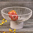 Obstkorb aus Metall mit Stand, beige BOLTZE