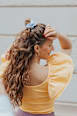 Scrunchie mit Farbverlauf Langhaarmädchen