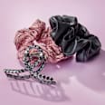 Scrunchies Lederoptik/Rosenmotiv schwarz, rosa ebelin