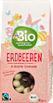 Bio liofilizirani koščki jagod, obliti s temno, mlečno in belo čokolado dmBio