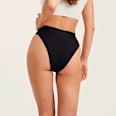 Periodenslip Seamless Cheeky Schwarz, Gr. 36 ooia