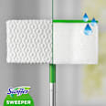 Štartovacia súprava mopu na suché aj mokré čistenie Dry + Wet Kit Swiffer