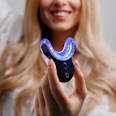 Súprava na bielenie zubov Pro Teeth Whitening LED Kit HELLO COCO