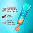 Kind&Free Glow It Up! tečni puder - 210 Golden Beige RIMMEL LONDON