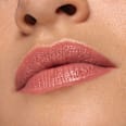 Гланц за устни Satin Glow Luminous Shine 02 Blushin It essence