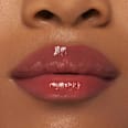 Pomadka do ust Glossy Glaze High Shine Lipstick 05 Maple Me Crazy essence