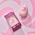 Hubka na make-up Alice in Wonderland essence