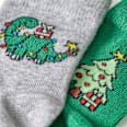 Socken mit Weihnachtsbaum- und Dino-Motiv, grün + grau, Gr. 27/29 ALANA