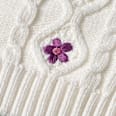 Pullover aus Strick mit Blumen-Stickerei, weiß & lila, Gr. 128 ALANA