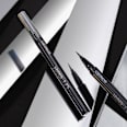 Eyeliner w pędzelku Hyper Liner 010 Classic Black CATRICE