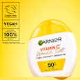 Vitamin C denní pleťový tónovací fluid Wonder Tint, Light 50+ GARNIER