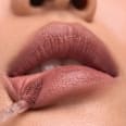 Krémový rúž Blur-Real 020 - Blushed Reality CATRICE
