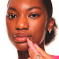 Lipgloss Set The Super Peptide Glossy Lip Treatment + Pouch 2tlg essence