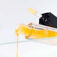 Lippenöl Shine Supreme 060 Honey Shot CATRICE