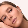 Kajalová ceruzka na oči Velvet Glide Matte 030 Grey Flow CATRICE