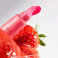 The Summer Edit Peptide sjaj za usne - C01 Strawberry Sorbet, SPF 25 CATRICE