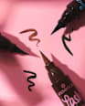 Eyeliner Lash Princess Braun essence