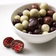 Beeren umhüllt von dreierlei Schokolade, Adventskalender zum Selbstgestalten 2026 dmBio