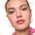 Matný rúž Juicy Matte Lip Mousse 02 Featherlight Pink essence