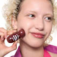 Lesk na pery Milky Glazed Glossy 06 Cherry On Top essence