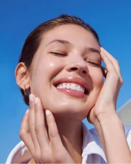 Arcápoló szérum C-vitaminnal + niacinamiddel + szalicilsavval GARNIER SKIN NATURALS