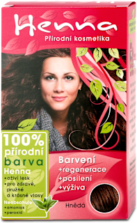 barva na vlasy hnědá Henna