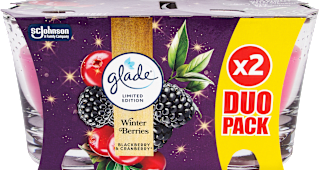 Vonná sviečka v skle Winter Berries, 2 x 112g glade