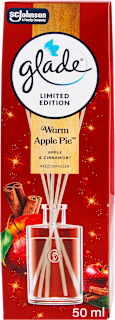 Difuzér s vonnými tyčinkami Warm Apple Pie glade
