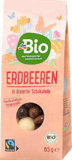 Schokolade Gefriergetrocknete Erdbeeren in dreierlei Schokolade dmBio