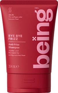 Shampoo Bye Bye Frizz being