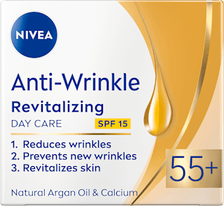 Dnevna krema proti gubam Anti-Wrinkle Revitalizing 55+, ZF 15 NIVEA