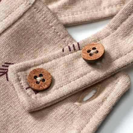 Latzhose mit Allover-Muster, beige, Gr. 74 ALANA