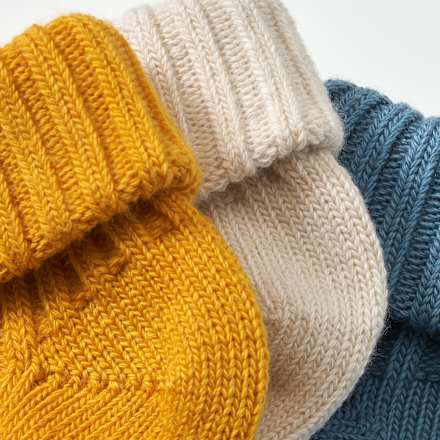 Erstlingssocken, weiß + blau + gelb, Gr. 13/14 ALANA