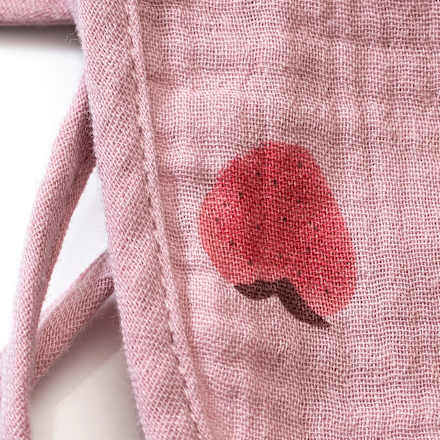 Schirmmütze aus Musselin mit Erdbeeren-Muster, rosa, Gr. 46/47 ALANA