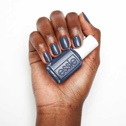 Nagellack 896 To Me From Me essie