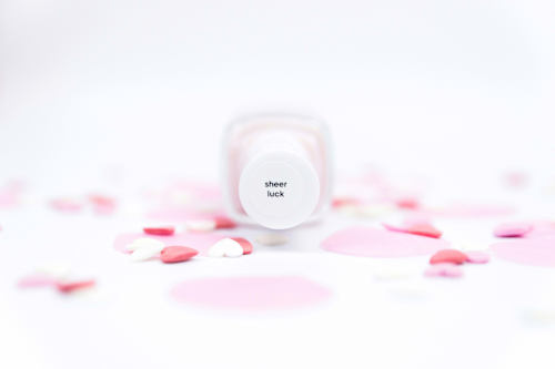 Nagellack 513 Sheer Luck essie