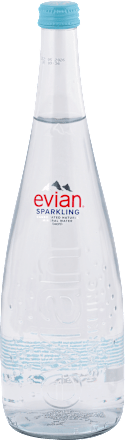 Prírodná minerálna voda v skle - perlivá evian