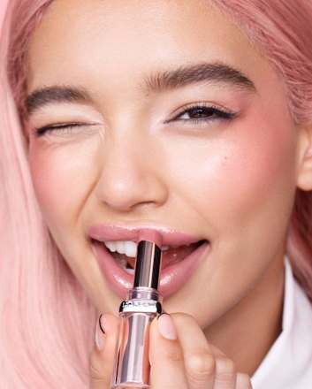 Lippenstift Glow Paradise Plump & Shine 244 Apricot Desire L'ORÉAL PARiS