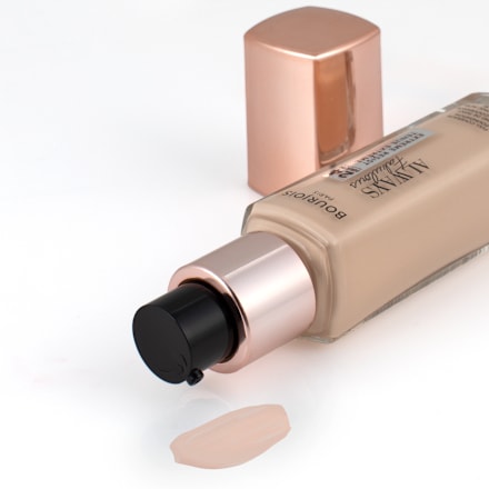 Always Fabulous tekući puder – 210 Vanilla BOURJOIS PARIS