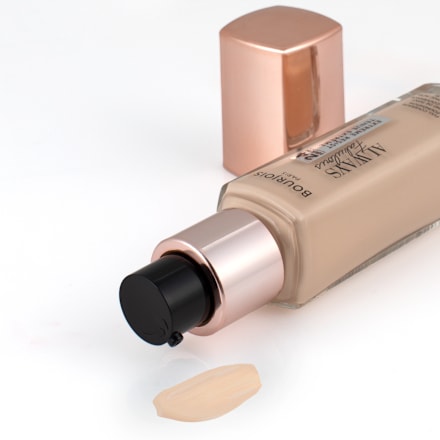 Always Fabulous tekući puder – 120 Light Ivory BOURJOIS PARIS